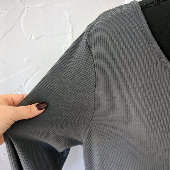 Torrid Cinch Front Top Rib Slate Ribbed Longline Charcoal V-Neck Stretch Tee - Picture 10 of 15